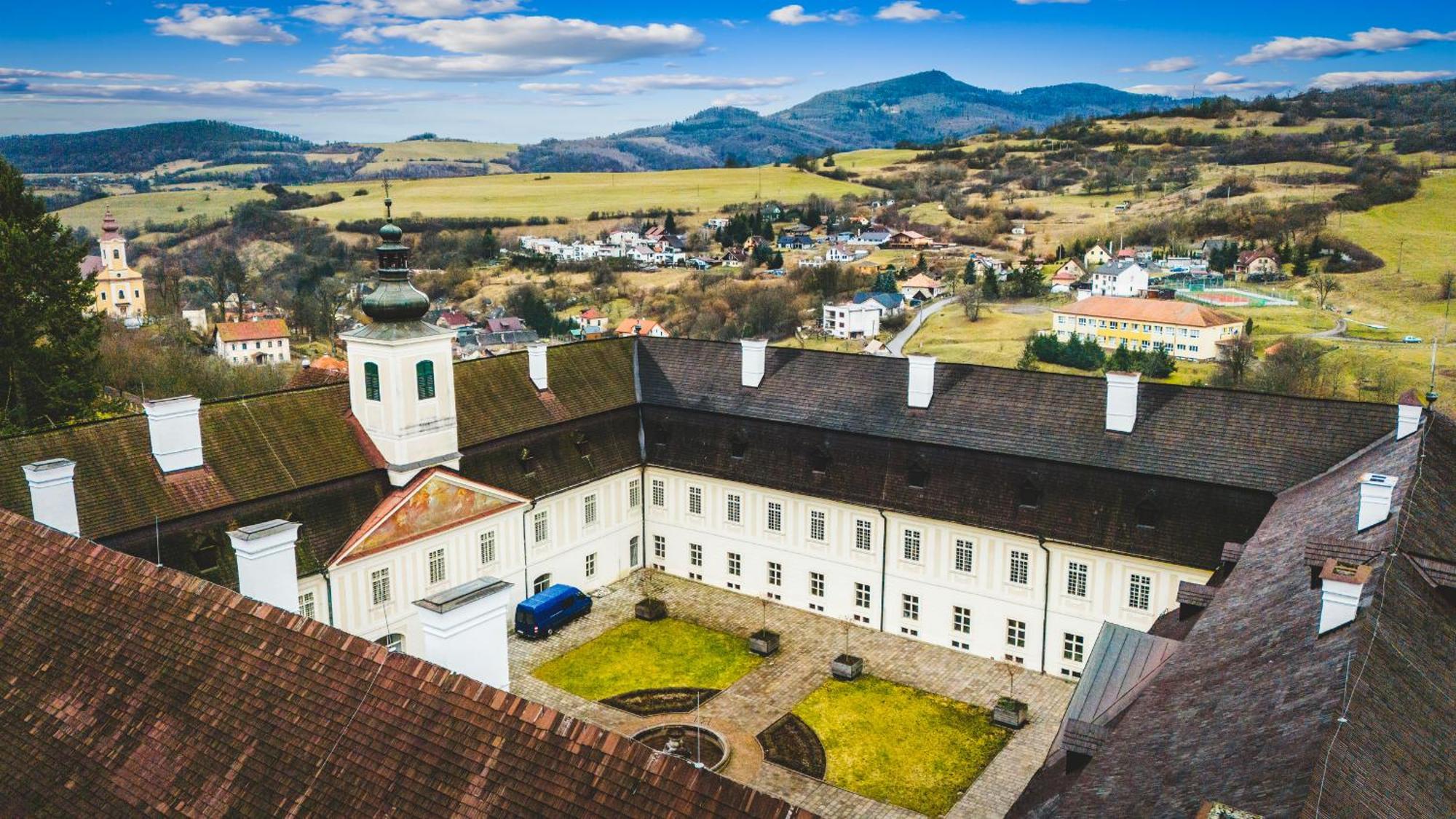 Sovi Dom- Historicke Apartmany Z 19 Storocia, 4Km Od Banskej Stiavnice Svaty Anton Экстерьер фото