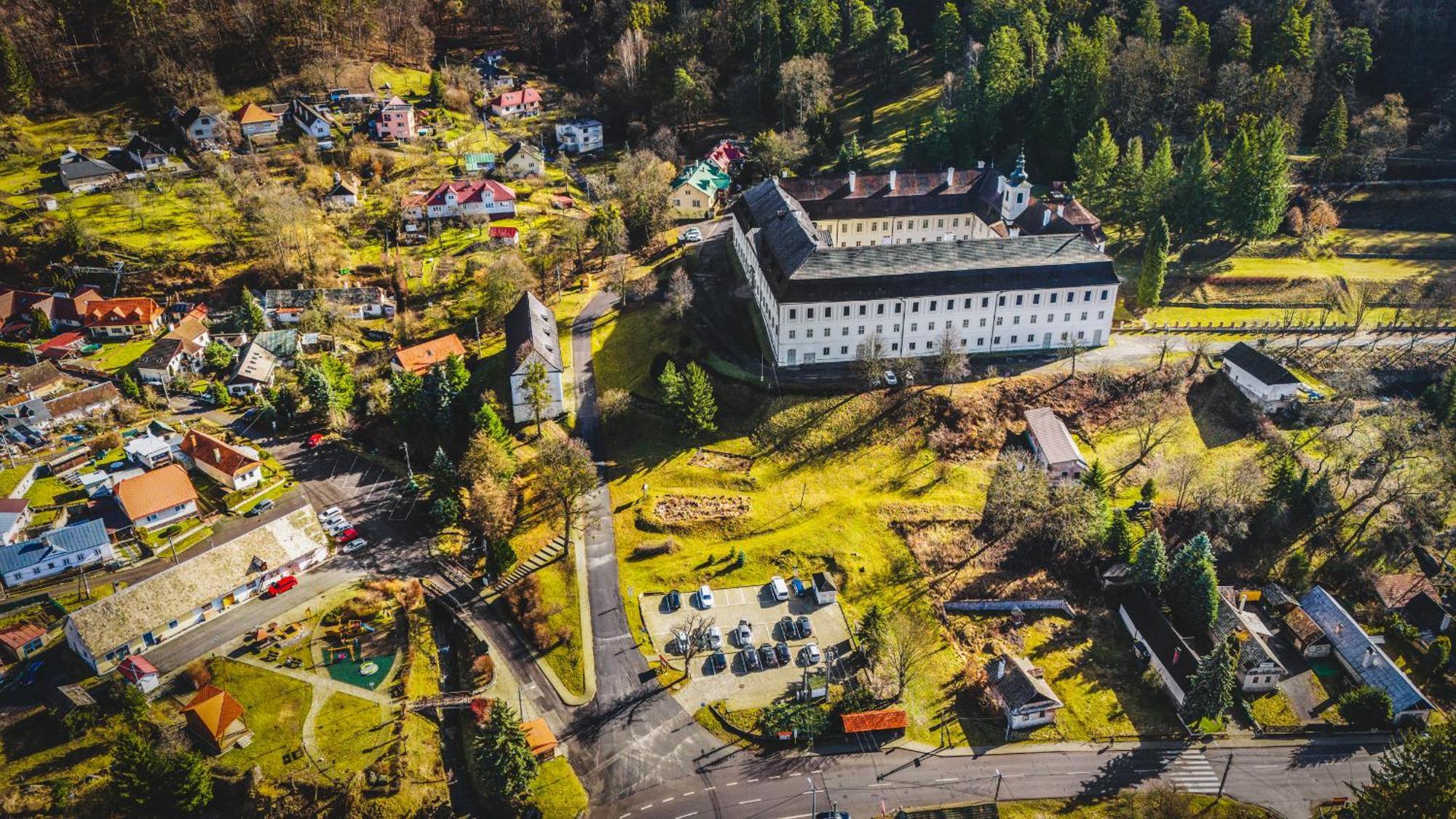 Sovi Dom- Historicke Apartmany Z 19 Storocia, 4Km Od Banskej Stiavnice Svaty Anton Экстерьер фото